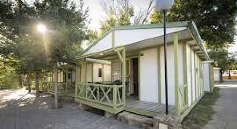 CAMPING ROCHE bungalow fuente web propia