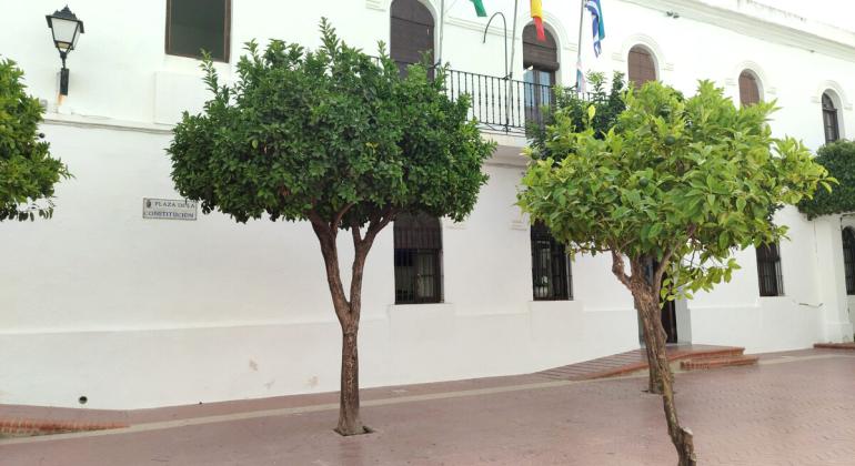 Puerta de entrada del ayuntamiento de Conil de la Frontera