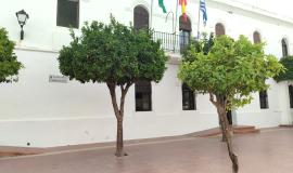 Puerta de entrada del ayuntamiento de Conil de la Frontera